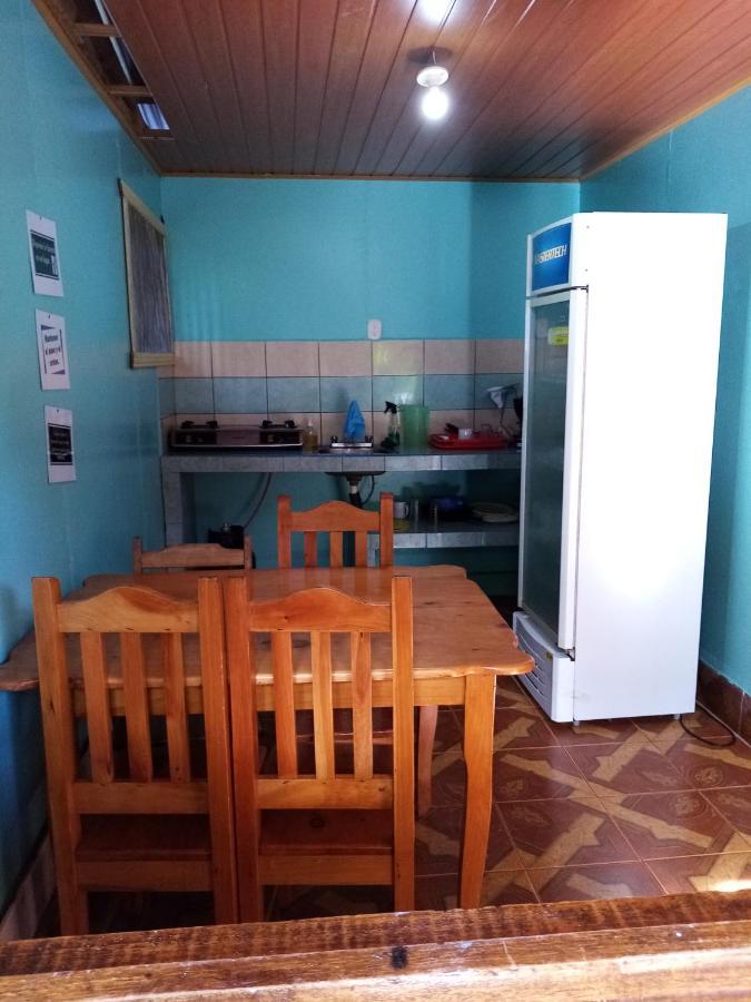 Отель Cabinas Popular Puerto Viejo de Talamanca Экстерьер фото